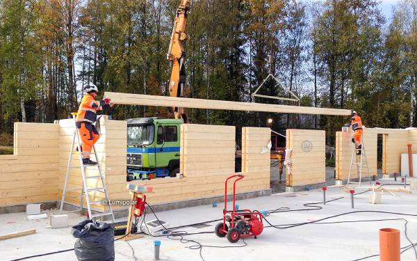 Строительство современного деревянного дома из клееного бруса
