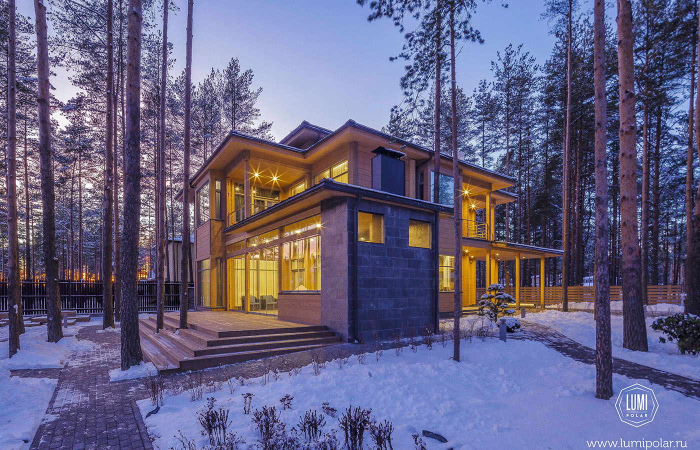 Финский проект дома для земельного участка в лесу